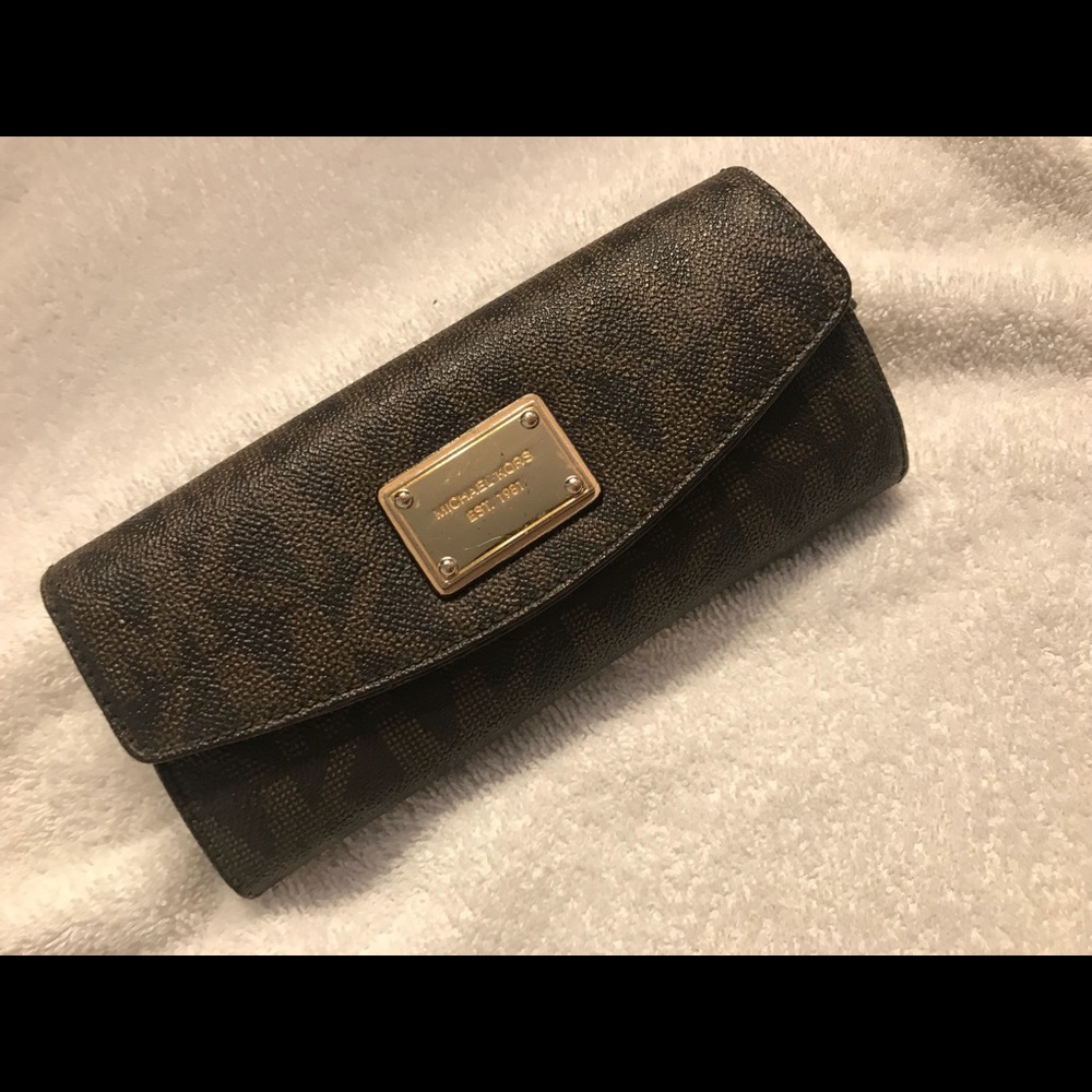 Michael Kors wallet